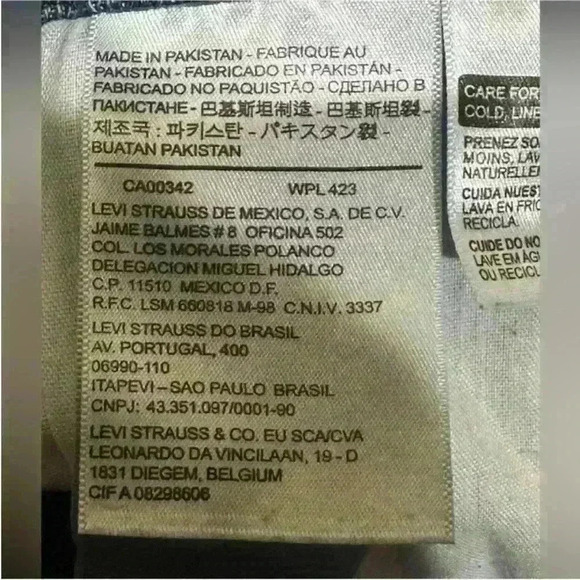 Levi's Women's Mid-Length Jean Shorts Size
24 Excellent Condition! - Picture 11 of 12